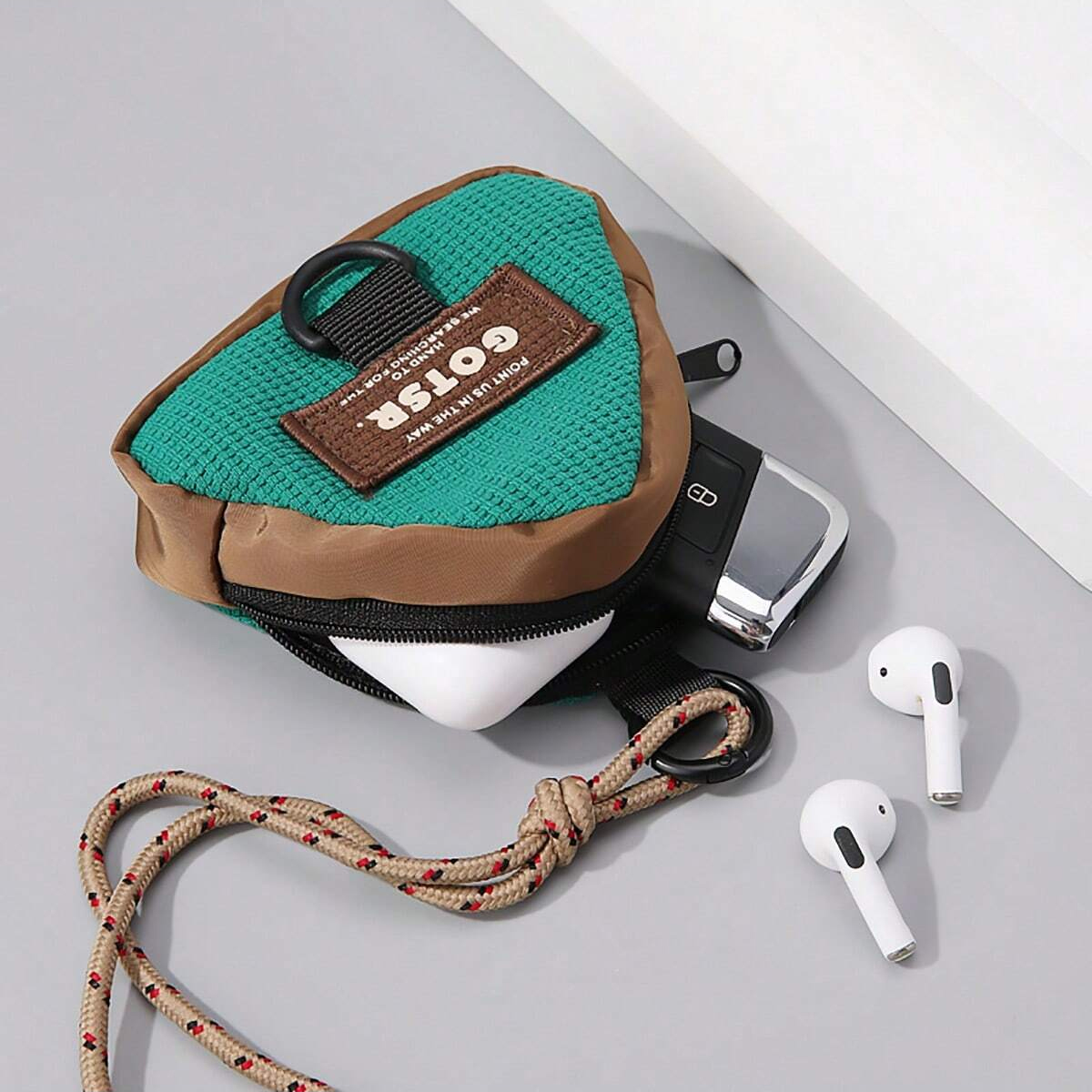 1 stuks draagbare mini-driehoe - Travel Accessories Jewelry recensie en prijs